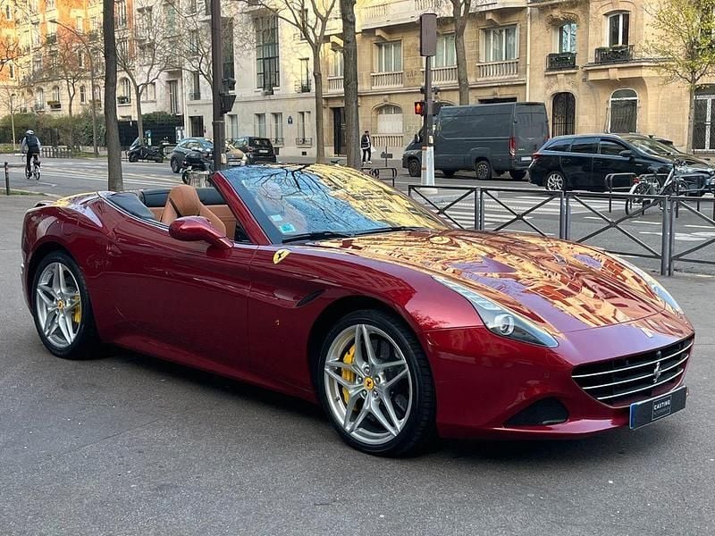 Second-hand Ferrari California 560 CP (411 kW) 2016 Roșu Cabrio