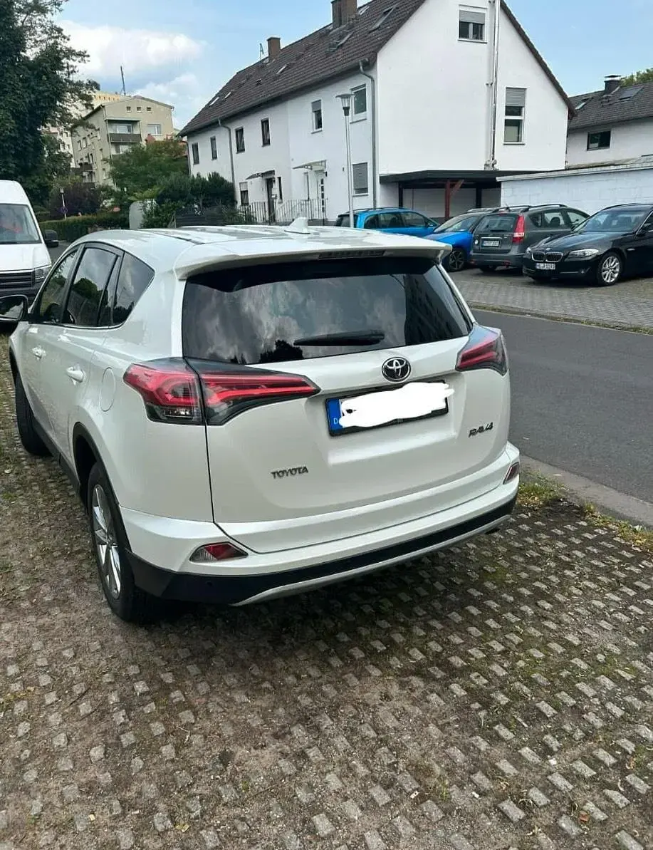 Gebraucht Toyota RAV4 143 PS (105 kW) 2016 Andere farben SUV