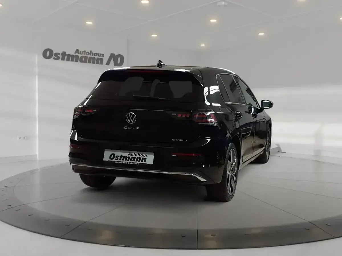 Gebraucht VW Golf VIII Style 204 PS (150 kW) 2026 Schwarz Limousine