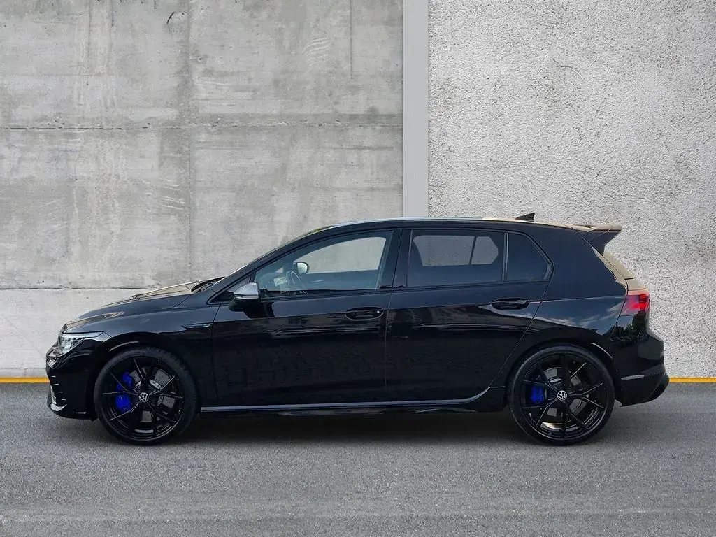 Gebraucht VW Golf VIII R 333 PS (244 kW) 2023 Deep black perleffekt Limousine