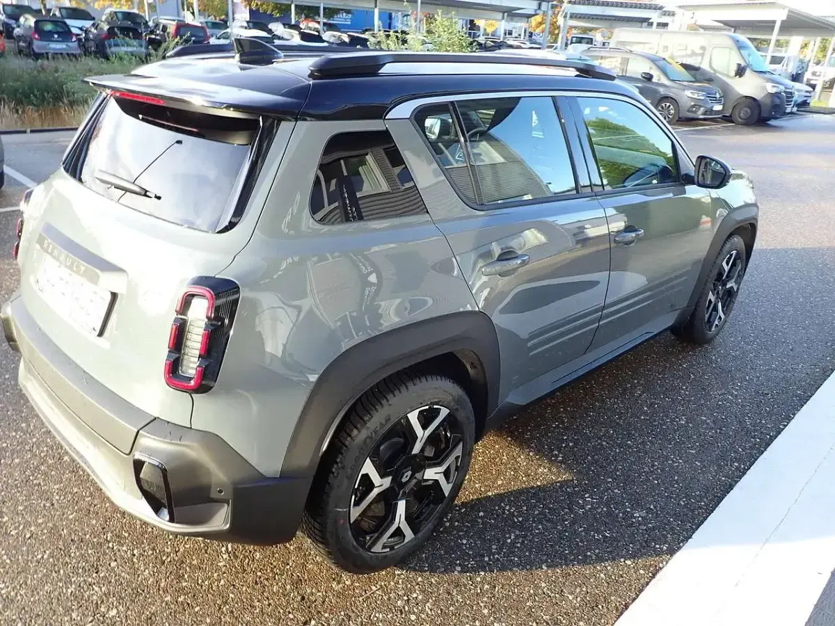 Occasion Renault 4 E-Tech Komfort 110 kW (150 ch) 2025 Gris SUV