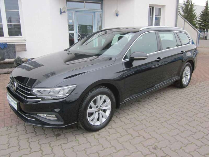 Deep black perleffekt Gebraucht 2021 VW Passat Business Kombi | 19.999 € (Etwas zu teuer) - Bild 1/4