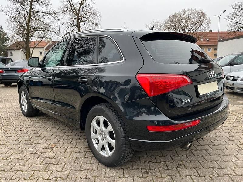 Second-hand Audi Q5 Comfort 211 CP (155 kW) 2010 Negru SUV