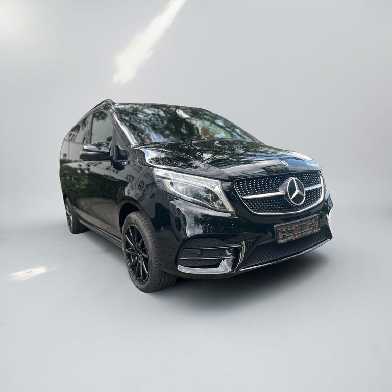 Obsidanschwarz Gebraucht 2022 Mercedes V300 AMG Van / Kleinbus | 48.500 € (Fairer Preis) - Bild 1/4
