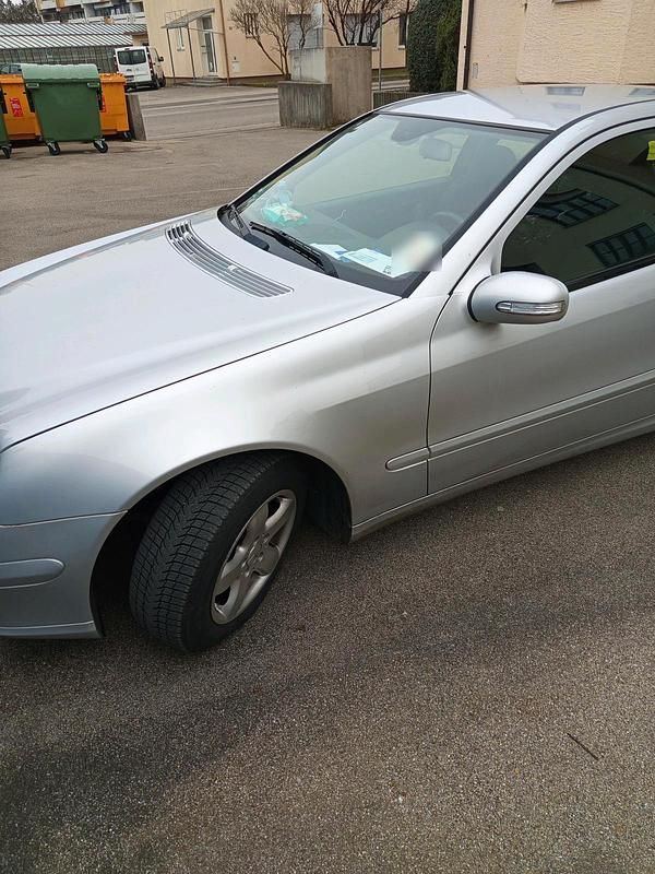 Gebraucht Mercedes C200 170 PS (125 kW) 2005 Silber Coupé