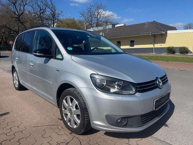 Gebraucht VW Touran Match 105 PS (77 kW) 2013 Silber Van / Kleinbus