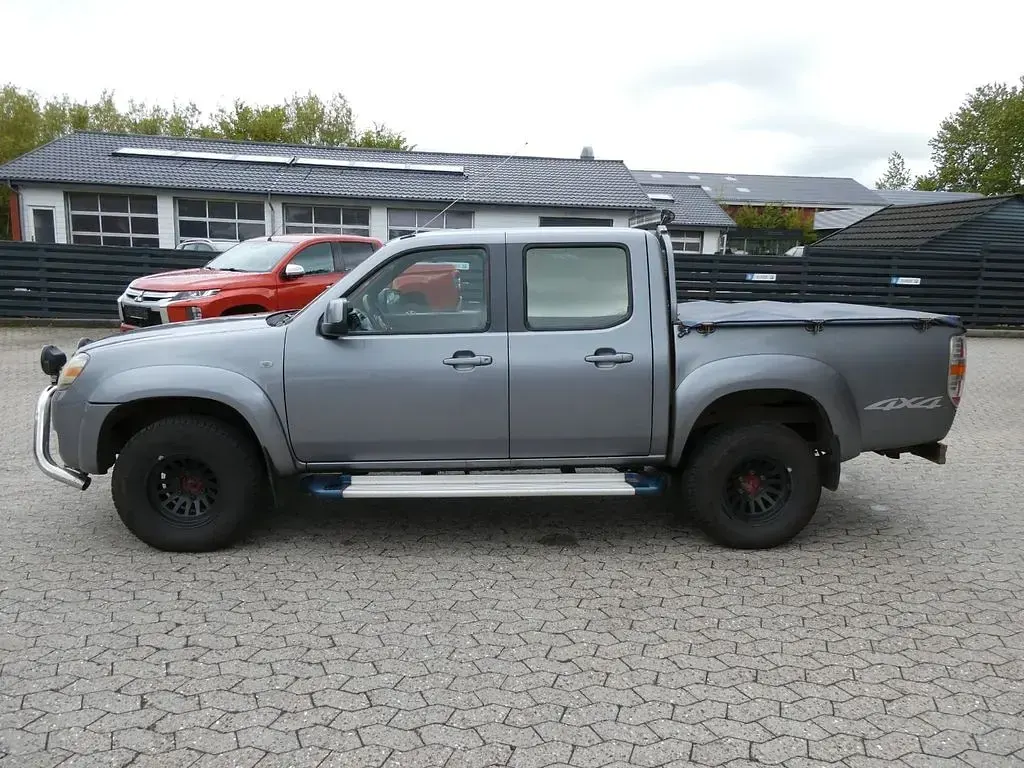 Używany Mazda BT-50 143 KM (105 kW) 2008 Szary Pickup
