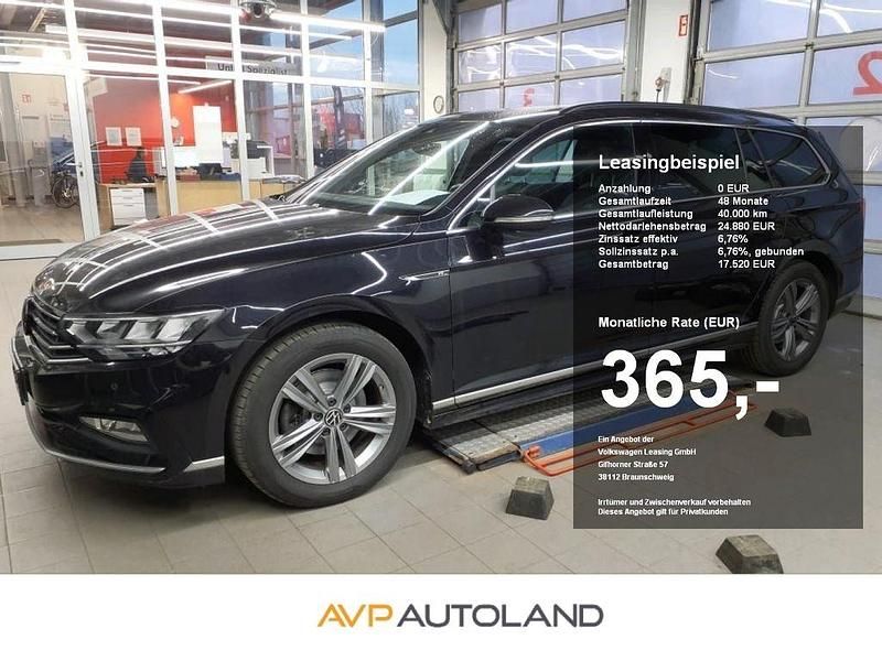 Deep black perleffekt (metallic) Gebraucht 2023 VW Passat R-line Kombi | 24.880 € (Teuer) - Bild 1/4
