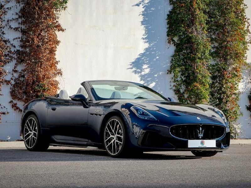 Neu Maserati GranCabrio 549 PS (403 kW) 2025 Blau Cabrio