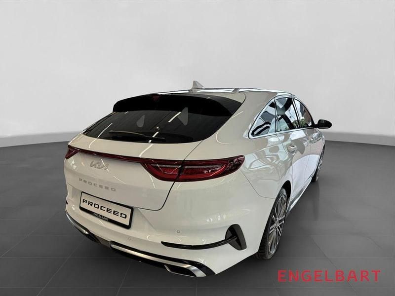 Neu Kia ProCeed GT-Line 140 PS (102 kW) 2025 Deluxe white metallic Kleinwagen