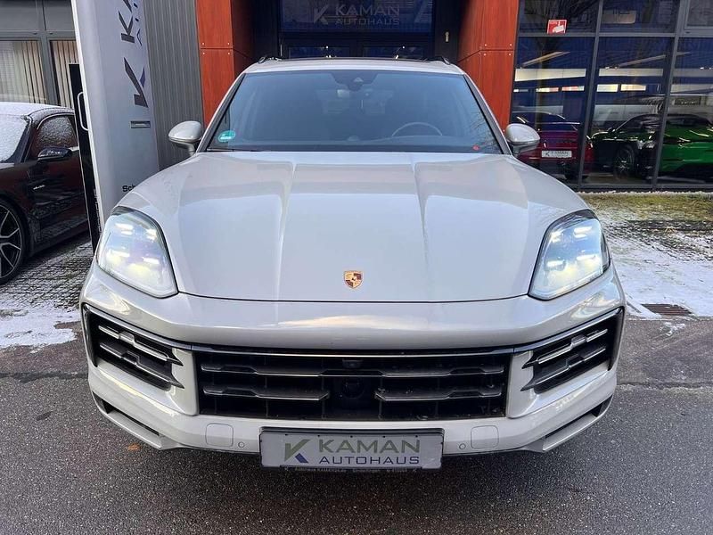 Gebraucht Porsche Cayenne 470 PS (345 kW) 2024 Kreide SUV