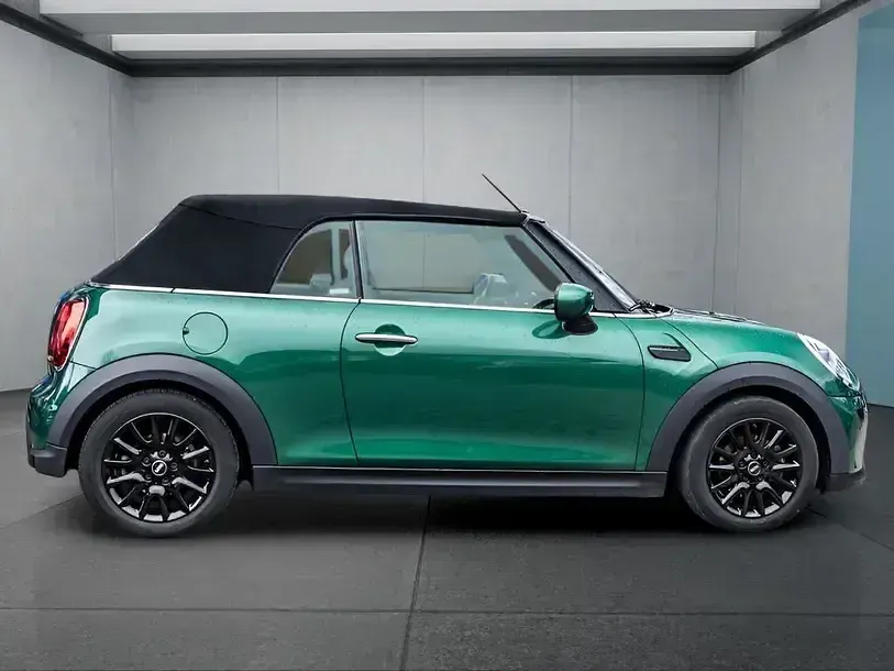 Używany Mini Cooper Classic 136 KM (100 kW) 2021 Zielony Hatchback