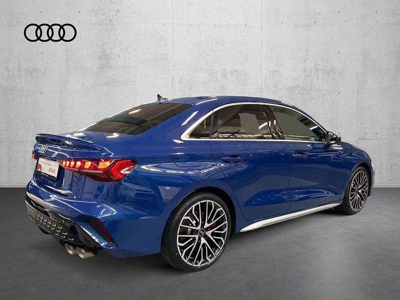 Gebraucht Audi S3 Ambiente 333 PS (244 kW) 2024 Ascariblau metallic Limousine