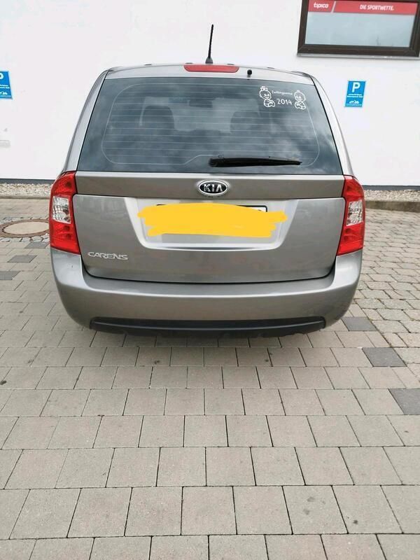 Andere außenfarben Gebraucht 2009 Kia Carens 2 Van / Kleinbus | 3.000 € (Fairer Preis) - Bild 1/4