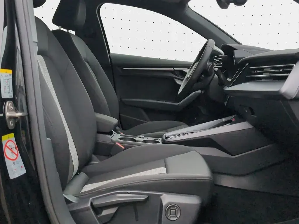 Gebraucht Audi A3 Advanced Plus 150 PS (110 kW) 2025 Mythosschwarz metallic Limousine