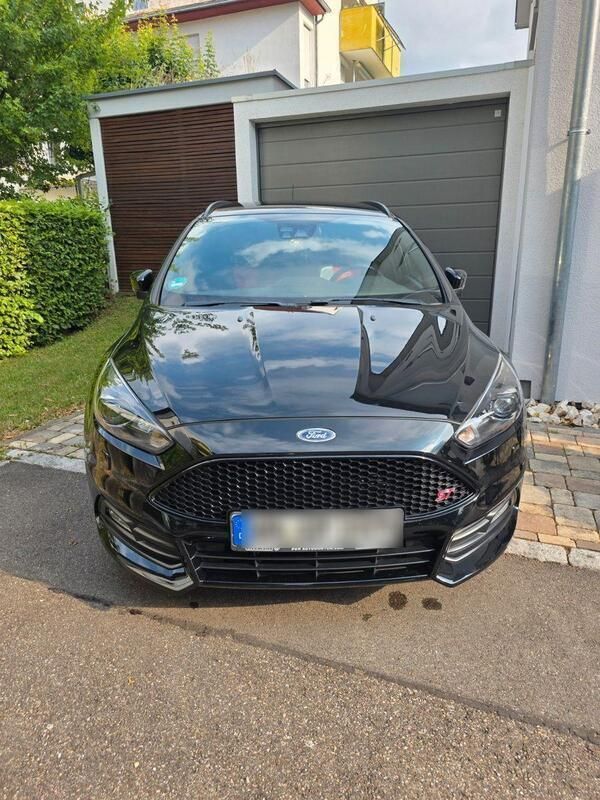 Schwarz Gebraucht 2018 Ford Focus Sport Kombi | 16.780 € (Guter Preis) - Bild 1/4