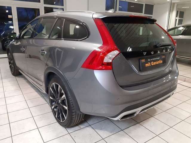 Gebraucht Volvo V60 CC Momentum 150 PS (110 kW) 2015 Grau Kombi