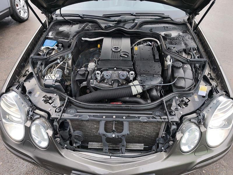 Gebraucht Mercedes E200 Avantgarde 184 PS (135 kW) 2009 Andere farben Kombi