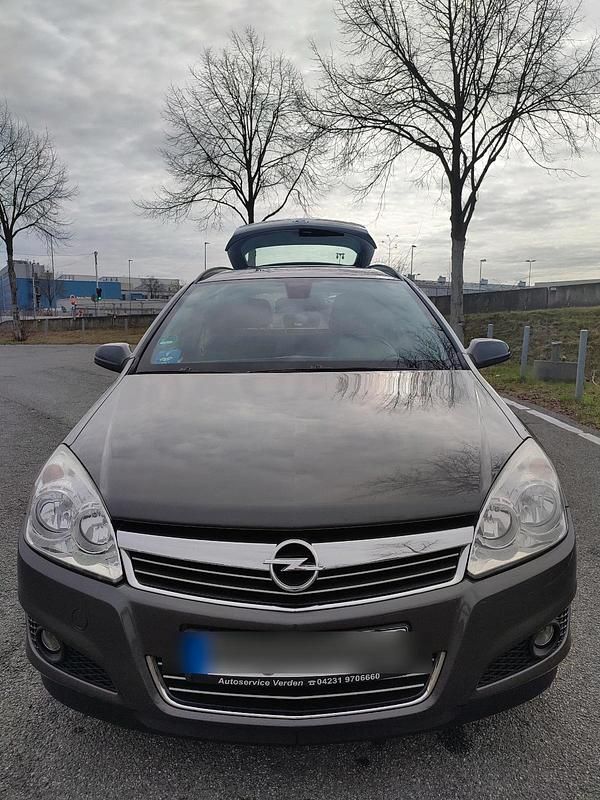 Gebraucht Opel Astra 99 PS (72 kW) 2009 Braun Kombi