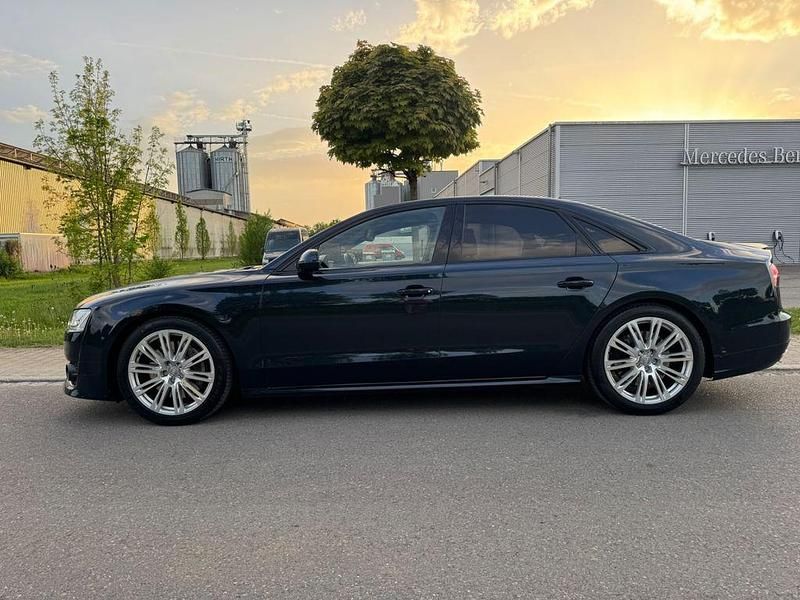 Blau Gebraucht 2017 Audi A8 Exclusive Limousine | 23.480 € (Fairer Preis) - Bild 1/4