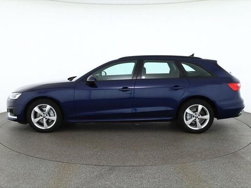 Gebraucht Audi A4 Ambiente 163 PS (119 kW) 2021 Blau Kombi