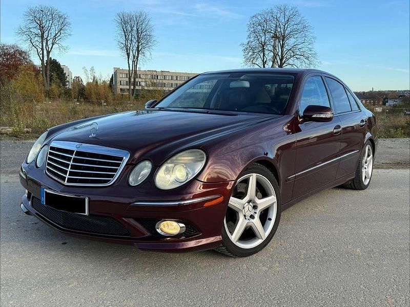Rot Gebraucht 2007 Mercedes E500 Avantgarde Limousine | 9.999 € (Fairer Preis) - Bild 1/4