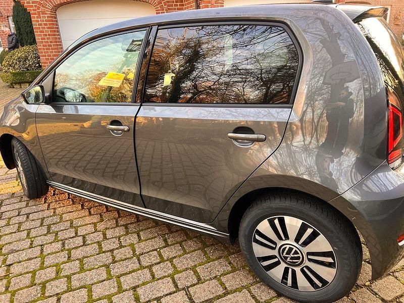 Gebraucht VW e-up! Style 61 kW (83 PS) 2022 Grau Kleinwagen