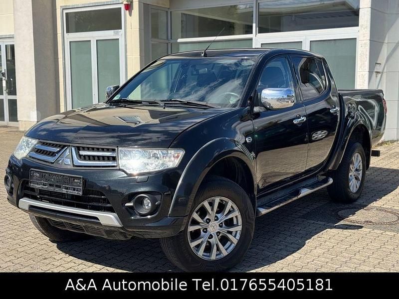 Schwarz Gebraucht 2015 Mitsubishi L200 Diamant Edition Abholung | 12.880 € (Teuer) - Bild 1/4