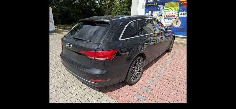 Gebraucht Audi A4 Ambiente 218 PS (160 kW) 2017 Schwarz Kombi