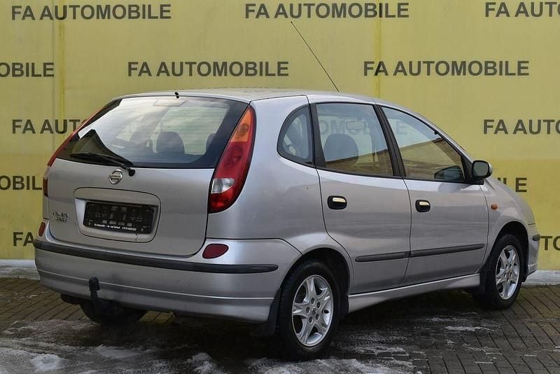 Gebraucht Nissan Almera Tino Acenta+ 116 PS (85 kW) 2005 Silber Van / Kleinbus