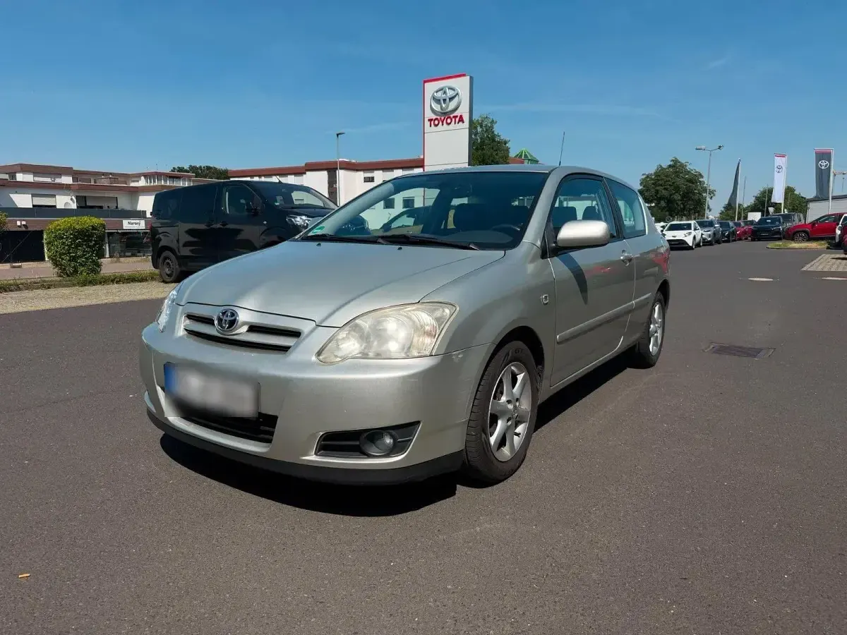 Gebraucht Toyota Corolla 97 PS (71 kW) 2004 Silber Limousine