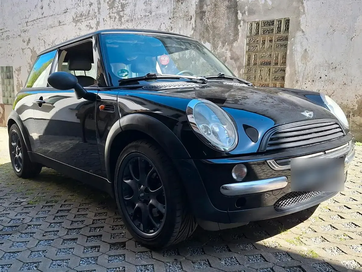 Usado Mini ONE 90 HP (66 kW) 2001 Preto Citadino
