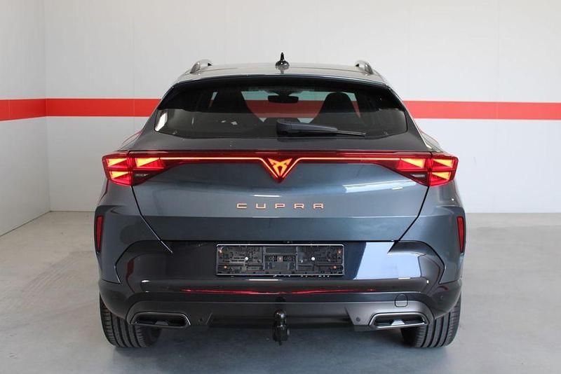 Neu Cupra Formentor 204 PS (150 kW) 2025 Grau SUV
