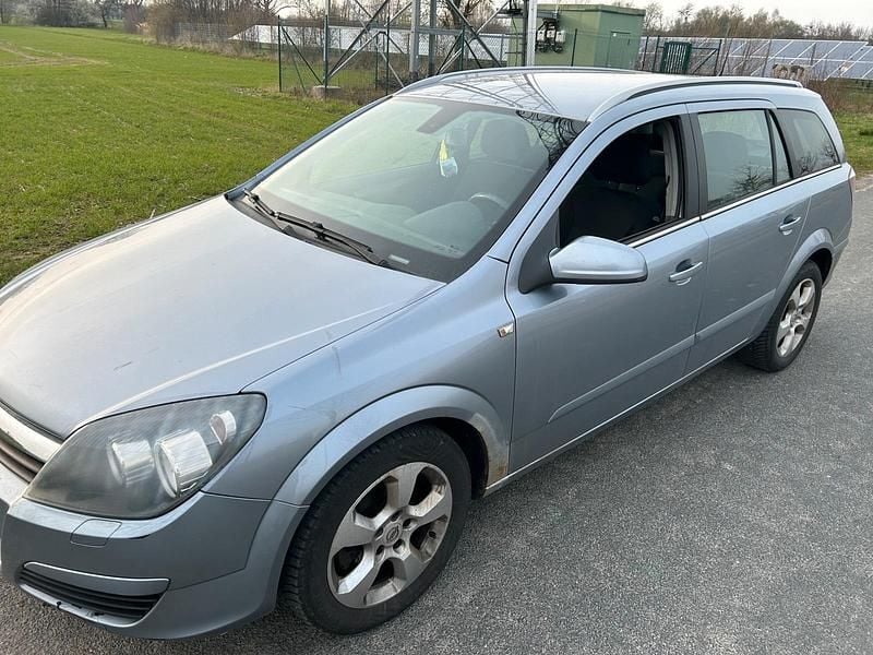 Gebraucht Opel Astra 105 PS (77 kW) 2004 Silber Kombi