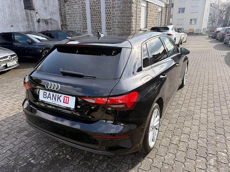 Gebraucht Audi A3 Sportback e-tron 150 PS (110 kW) 2022 Schwarz Kleinwagen