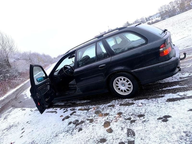 Second-hand BMW 520 150 CP (110 kW) 1997 Negru Break
