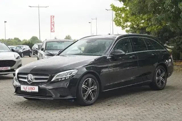 Gebraucht Mercedes C180 Avantgarde 156 PS (114 kW) 2020 Schwarz Kombi