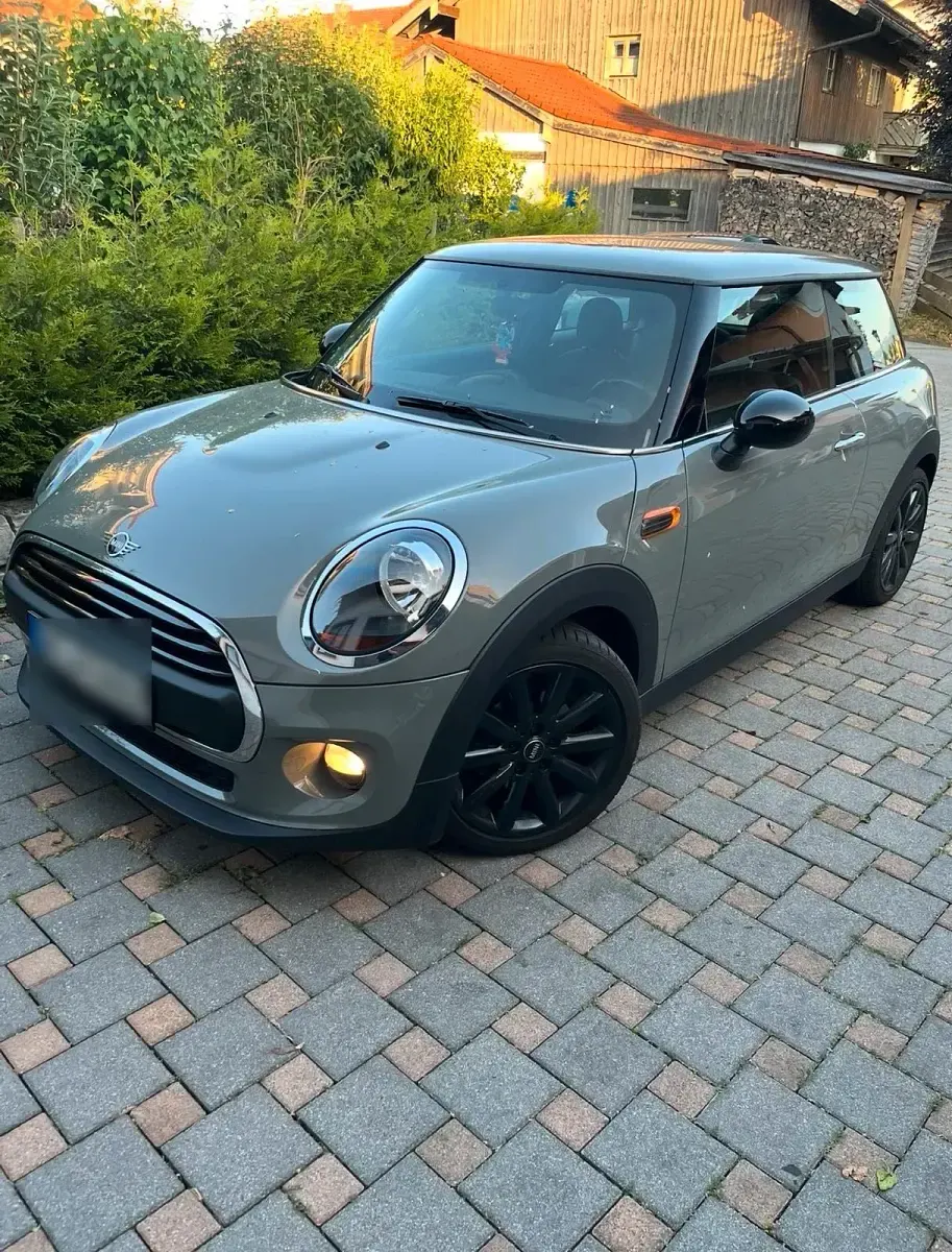 Usado Mini Cooper 102 HP (75 kW) 2018 Cinzento Citadino
