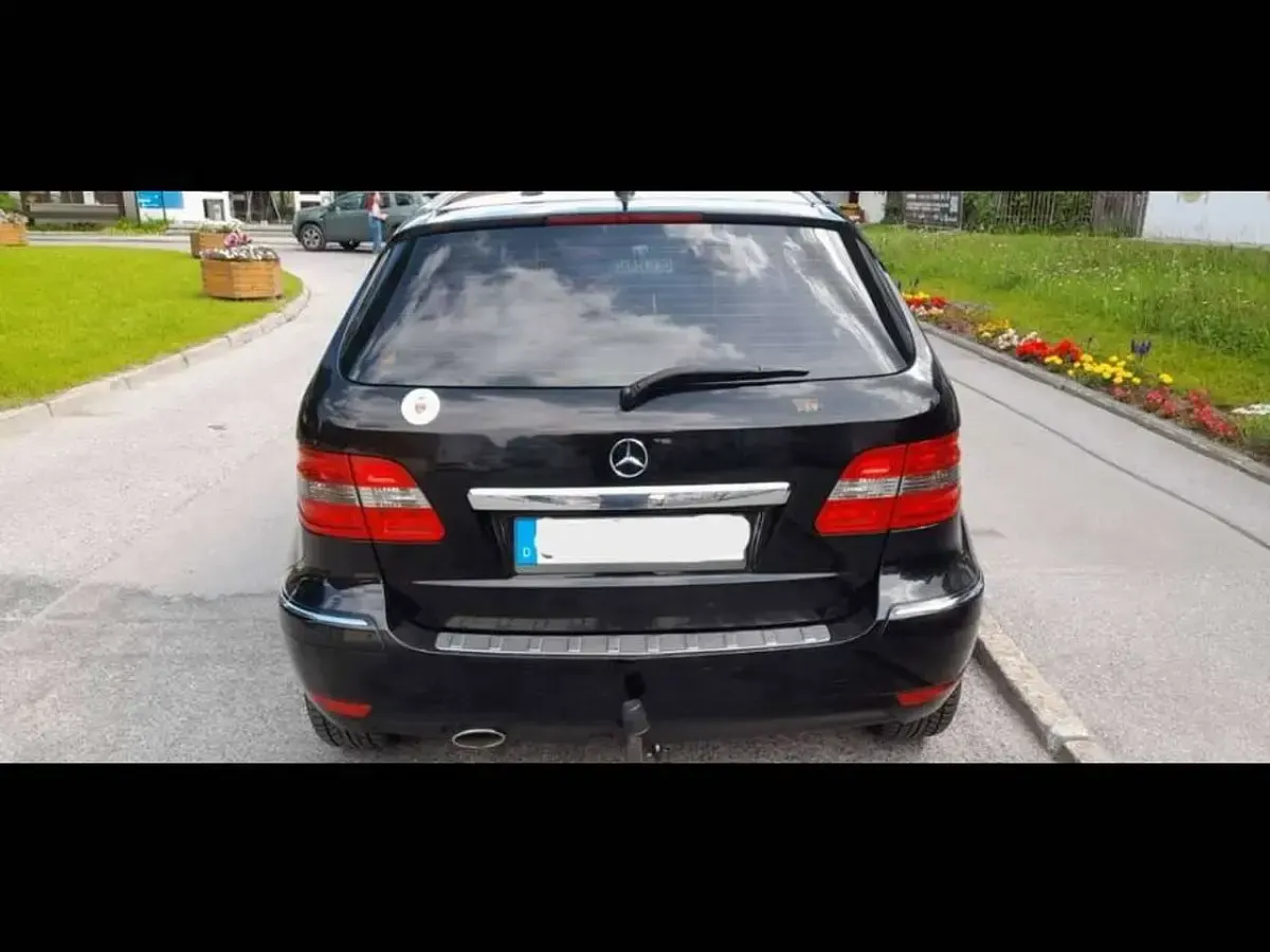 Gebraucht Mercedes B200 140 PS (102 kW) 2009 Schwarz Van / Kleinbus