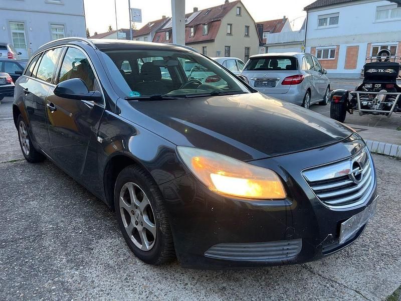 Gebraucht Opel Insignia Edition 131 PS (96 kW) 2010 Schwarz Kombi