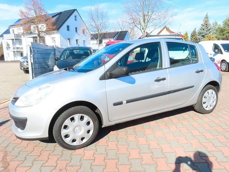 Gebraucht Renault Clio III Authentique 75 PS (55 kW) 2007 Grau Kleinwagen