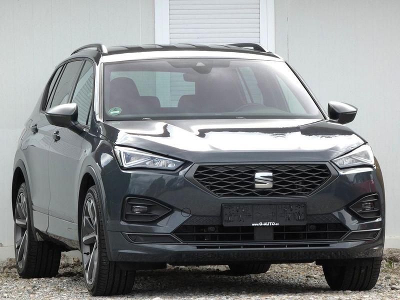 Grey / b0 delfingrau Gebraucht 2021 Seat Tarraco FR SUV | 26.490 € (Teuer) - Bild 1/4