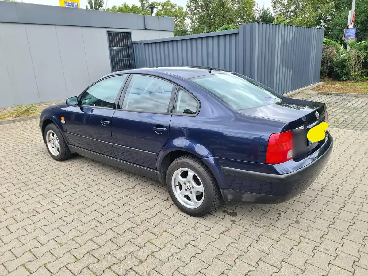 Gebraucht VW Passat 125 PS (91 kW) 1998 Limousine