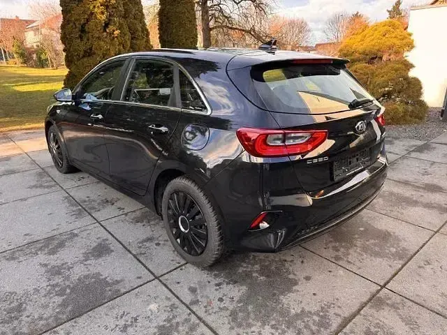 Gebraucht Kia Ceed Vision 136 PS (100 kW) 2021 Schwarz Kleinwagen