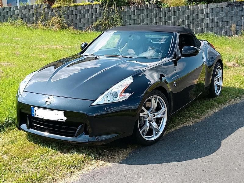 Schwarz Gebraucht 2012 Nissan 370Z Pack Cabrio | 25.900 € (Guter Preis) - Bild 1/4