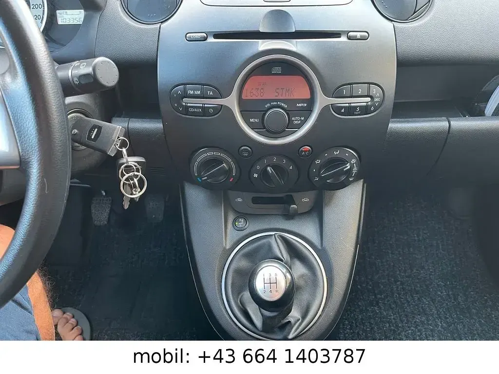 Używany Mazda 2 68 KM (50 kW) 2011 Szary Hatchback