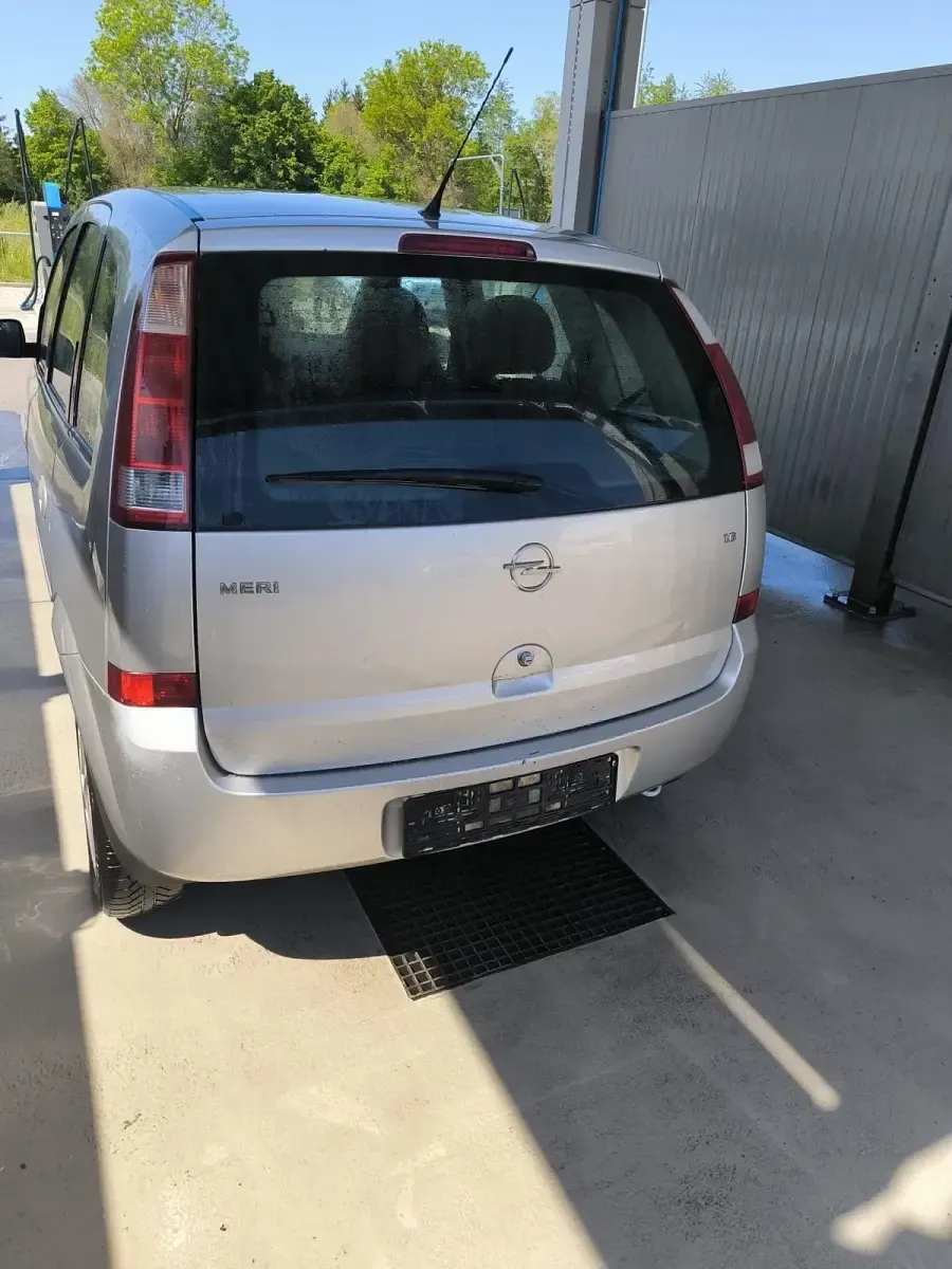 Gebraucht Opel Meriva 100 PS (73 kW) 2003 Silber Van / Kleinbus
