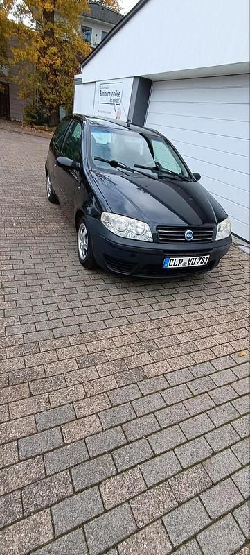 Schwarz Gebraucht 2004 Fiat Punto Kleinwagen | 1.350 € (Superpreis) - Bild 1/4