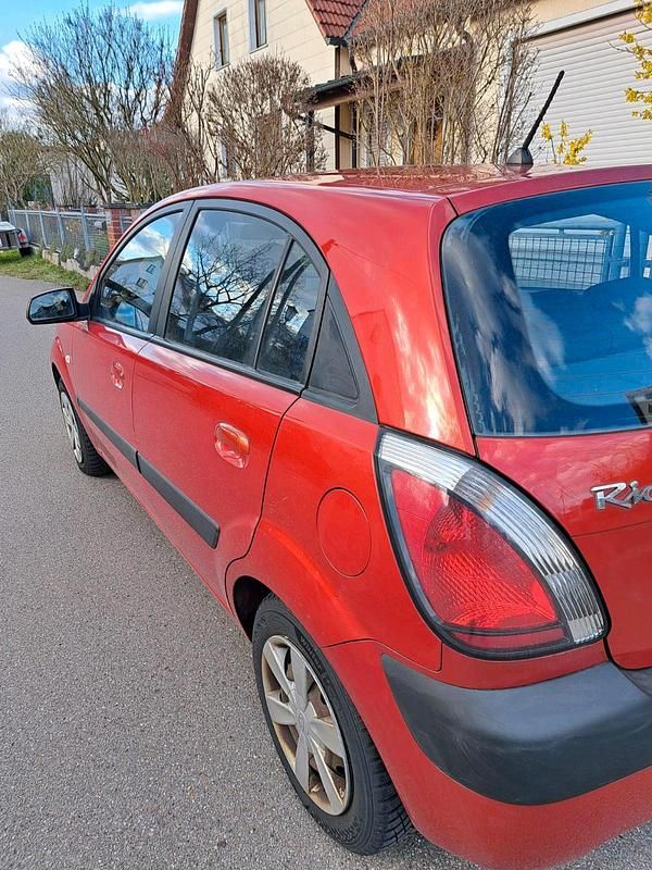 Gebraucht Kia Rio 97 PS (71 kW) 2006 Kleinwagen