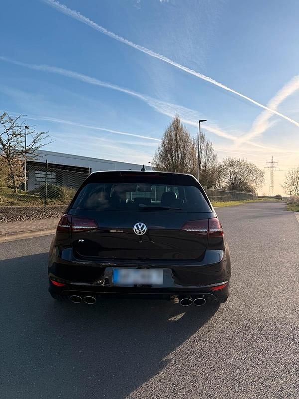 Second-hand VW Golf 413 CP (303 kW) 2015 Negru Coupe